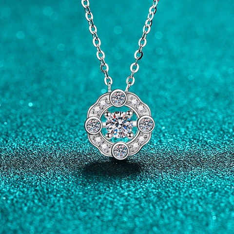 925 Sterling Silver Moissanite Necklace For Women Halo Dancing Stone Round Cut Zirconia Pendant Sparkling Fine Jewelry Accessory