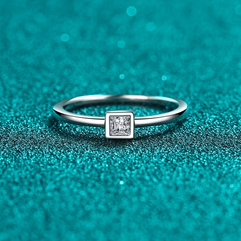Anello Moissanite in Argento Sterling 925 Minimalista per Donna Anello con Pietra Quadrata Taglio Princess Gioielli Moda