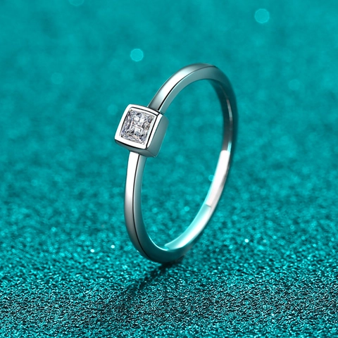 Anello Moissanite in Argento Sterling 925 Minimalista per Donna Anello con Pietra Quadrata Taglio Princess Gioielli Moda