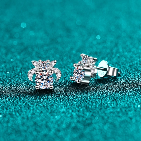 Orecchini a Bottone in Argento Sterling 925 Con Moissanite e Zirconia Forma di Farfalla Insetto Gioielli Eleganti Regalo Per Donna