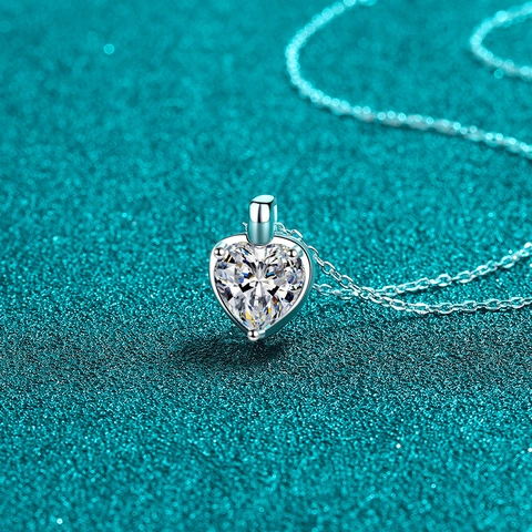 Collana in Argento Sterling S925 con Cuore in Moissanite per Donna Ciondolo a Forma di Cuore Minimalista Girocollo in Zirconia Gioielli Regalo
