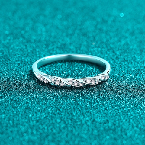 Anillo de Banda Trenzada de Plata de Ley 925 con Moissanita para Mujer Minimalista Ondulado Pavé Estrellado Anillo de Joyería de Moda