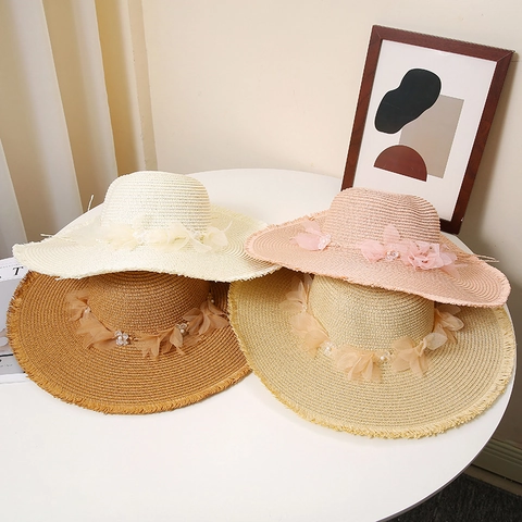 Women Large Brim Paper Straw Sun Hat With Lace Flowers Artificial Pearls Frayed Edge Breathable Beach Vacation Summer Hat