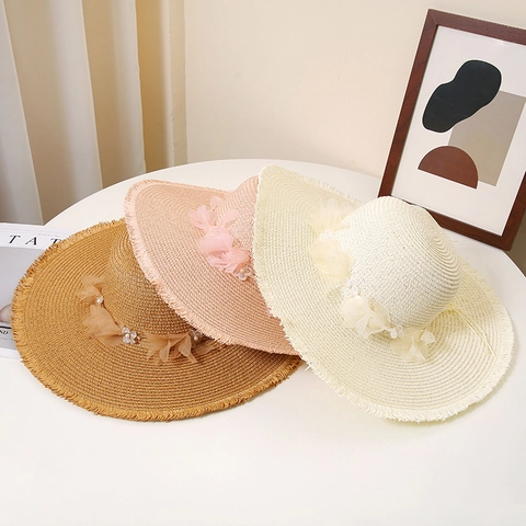 Women Large Brim Paper Straw Sun Hat With Lace Flowers Artificial Pearls Frayed Edge Breathable Beach Vacation Summer Hat