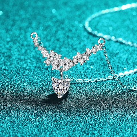 Collana in Argento Sterling 925 con Moissanite a Cuore per Donna Elegante Ciondolo in Zirconia a V Gioielli di Lusso