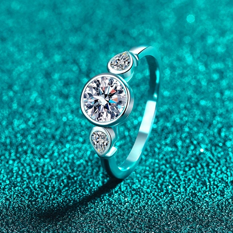 Anello in Argento Sterling S925 Con Moissanite per Donna 1.6ct Taglio Brillante Rotondo Anello di Fidanzamento a Tre Pietre