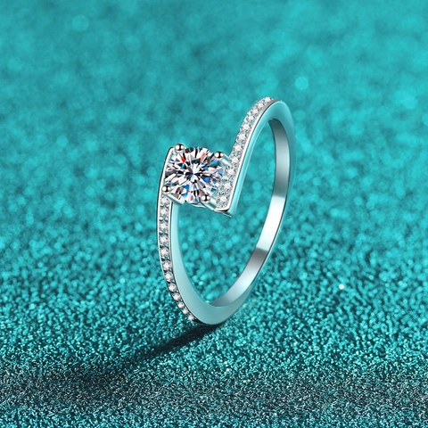 Luxury 925 Sterling Silver Moissanite Ring For Women Bypass Design Round Cut Zirconia Pave Stone Minimalist Finger Ring Jewelry Gift