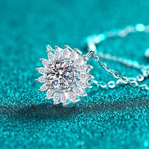 925 Sterling Silver Sunflower Moissanite Pendant Necklace For Women Luxury Elegant Zirconia Flower Jewelry Shine Gift
