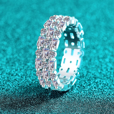 Luxury 925 Sterling Silver Moissanite Eternity Ring For Women Triple Row Emerald Round Cut Wedding Band Finger Ring Jewelry