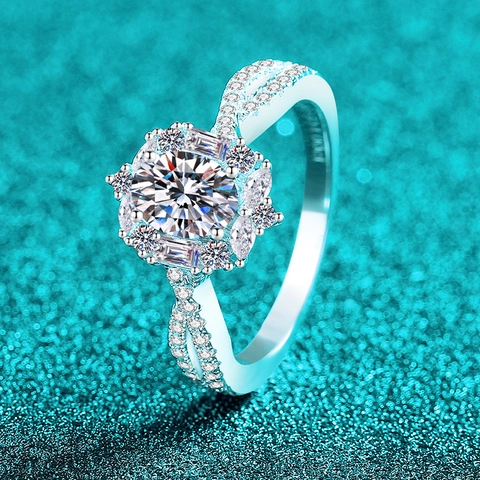 Luxury 925 Sterling Silver Moissanite Ring For Women Oval Round Zirconia Cluster Halo Twist Shank Engagement Wedding Jewelry