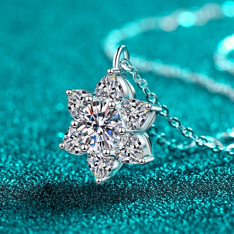 S925 Argento Sterling Fiocco di Neve Moissanite Collana per Donna Moda Dolce Cuore Taglio Gemma Ciondolo Collane Gioielli Regalo