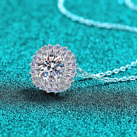 925 Sterling Silver Moissanite Zirconia Pendant Necklace For Women Luxury Sunflower Halo Baguette Cut Commuter Jewelry