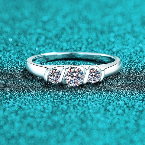 Bague en Argent Sterling 925 Moissanite pour Femme Design Vague à Trois Pierres Style Pendulaire Bague Polie Bijoux Cadeau