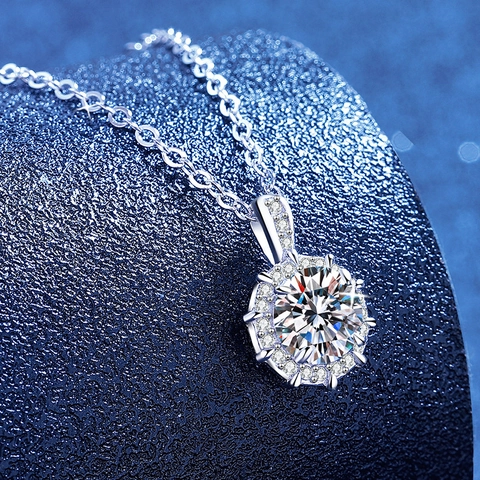 925 Sterling Silver Moissanite Pendant Necklace For Women Round Halo Radiant Cut Brilliant Sparkling Jewelry For Dating Daily Wear