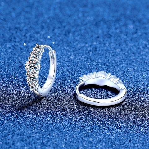 Orecchini a Cerchio in Argento Sterling 925 con Moissanite per Donna Orecchini Huggie con Moissanite Graduata Gioielli Eleganti