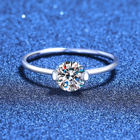 Classic 925 Sterling Silver 1 Carat Moissanite Ring For Women Sparkling Round Cut Solitaire Engagement Ring Minimalist Fine Jewelry Gift