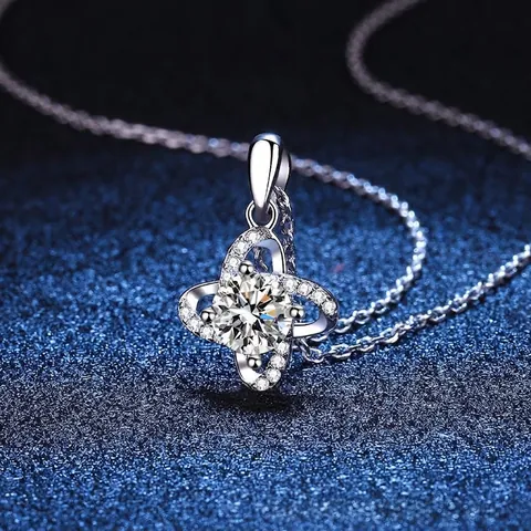 Collar con Colgante de Plata de Ley S925 Moissanita para Mujer 1 Quilate Color D Flor Trébol Circonita Joyería
