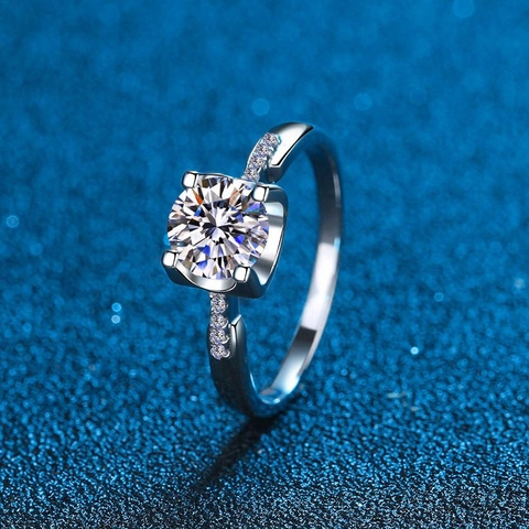 925 Sterling Silver Moissanite Engagement Ring For Women Round Brilliant Cut Cubic Zirconia Solitaire Wedding Band Jewelry