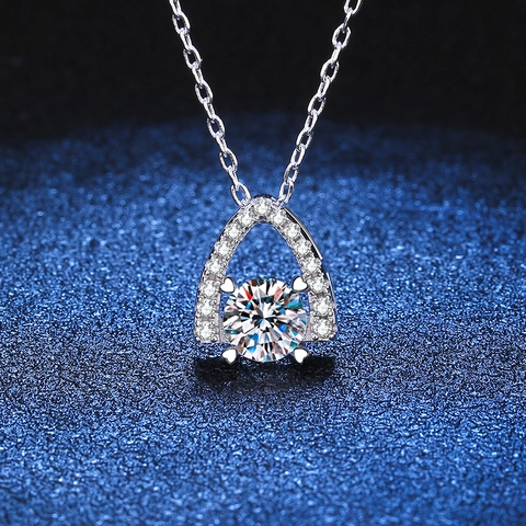 S925 Sterling Silver Moissanite Necklace Dancing Stone Heart Pendant Elegant Sparkling Necklace Jewelry Gift For Women