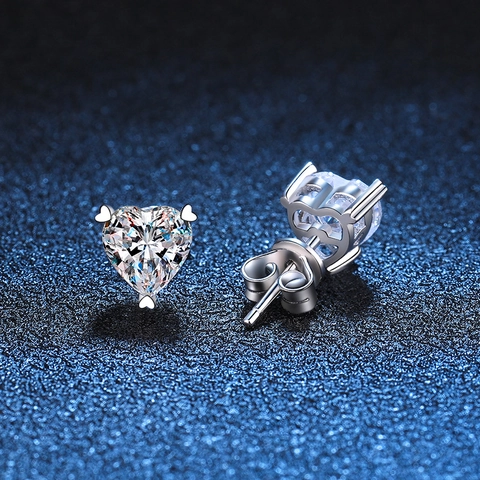 925 Sterling Silver Heart Shaped Moissanite Stud Earrings For Women Simple Romantic Heart Cut Zirconia Earrings Jewelry Gift