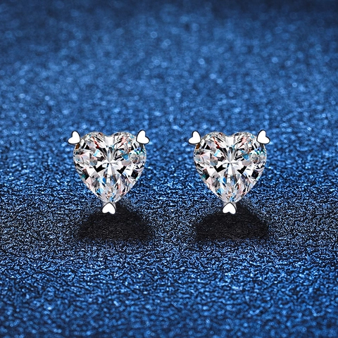 925 Sterling Silver Heart Shaped Moissanite Stud Earrings For Women Simple Romantic Heart Cut Zirconia Earrings Jewelry Gift