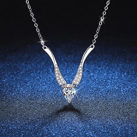 S925 Sterling Silver Moissanite Necklace D Color Pear Cut Teardrop Mobius Pendant V Shape Setting Jewelry For Women Gift