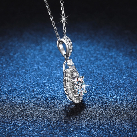 Collana con Pendente a Goccia d'Acqua in Argento Sterling 925 Moissanite Taglio Rotondo Moissanite Halo Collana da Donna