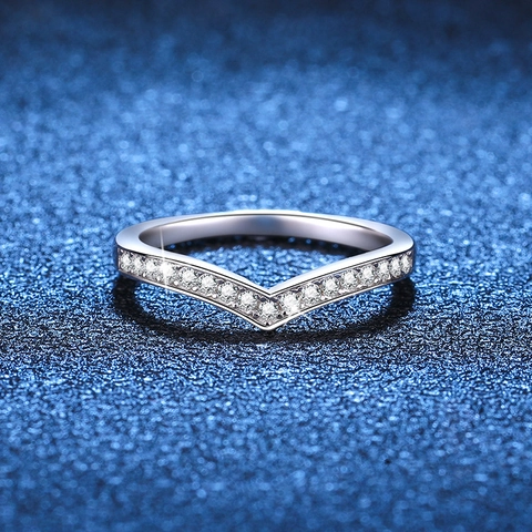 Anillo de Plata de Ley 925 en Forma de V con Moissanita Engaste Pavé Anillo Chevron Joyería de Boda para Mujeres