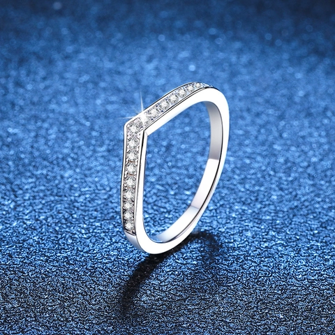 Anillo de Plata de Ley 925 en Forma de V con Moissanita Engaste Pavé Anillo Chevron Joyería de Boda para Mujeres