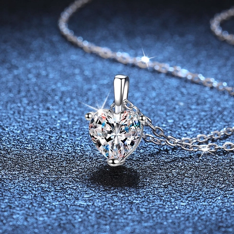 Collar con Colgante de Moissanita de Corazón de Plata de Ley S925 Elegante Collar de Piedras Preciosas Color D Mujer