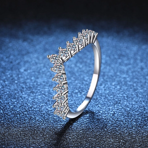 925 Sterling Silver Chevron Moissanite Ring For Women V-Shape Eternity Band Ring D Color 0.78ct Moissanite Fine Jewelry Gift