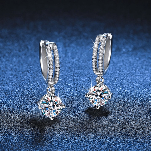 Luxury 925 Sterling Silver Moissanite Stud Earrings Four-Prong Round Cut 1 Carat Moissanite Ear Piercing Jewelry For Women
