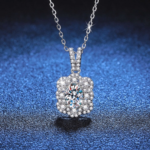 Collana Moissanite in Argento Sterling S925 Pendente a Bocciolo di Fiore Catena Clavicola Moissanite Colore D Gioielli Donna