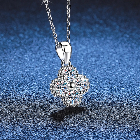 925 Sterling Silver Moissanite Four Leaf Clover Pendant Necklace Light Luxury Women Fashion Jewelry With GRA Certificate
