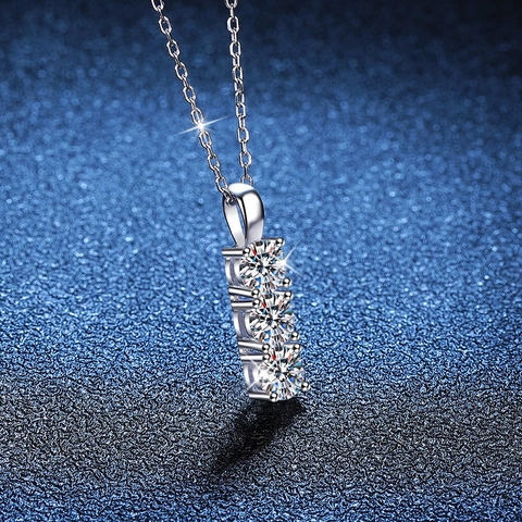 Collana in Argento Sterling 925 Moissanite per Donna Collana con Pendente Lineare a Tre Pietre Moissanite Zirconia Gioielli Regalo