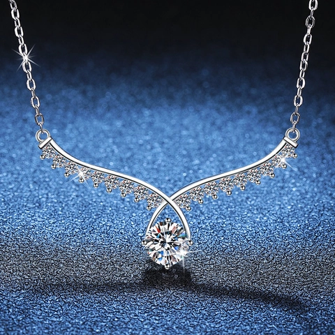 925 Sterling Silver Moissanite Angel Wings Necklace For Women 1 Carat V-Shaped Pendant Cross Chain Fashion Commuting Jewelry