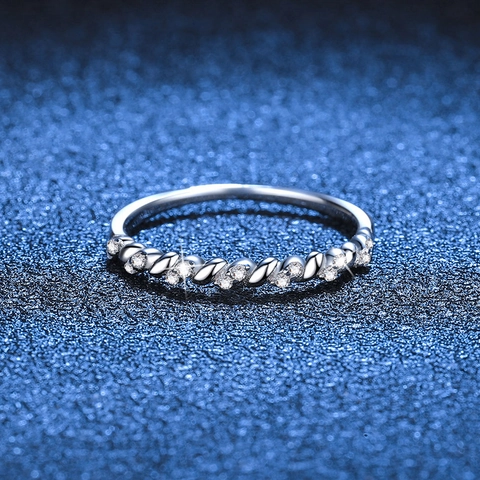 Bague Moissanite en Argent Sterling S925 Design Corde Torsadée Demi Alliance Anneau de Fiançailles Bijoux Pour Femmes