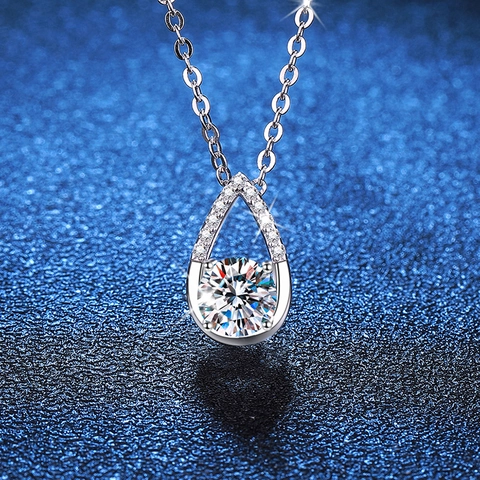 Collana con Ciondolo a Goccia d'Acqua in Argento Sterling 925 per Donna Lusso Leggero Moissanite con Intarsio di Strass Gioielli alla Moda Regalo
