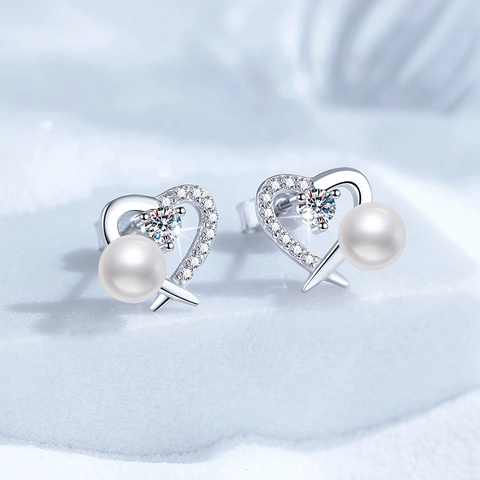 Boucles d'Oreilles Clous Cœur en Argent Sterling 925 Avec Perle d'Eau Douce et Moissanite Bijoux Romantiques Femme