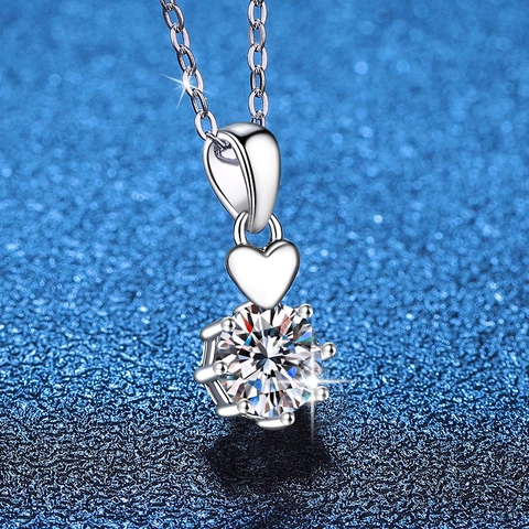 925 Sterling Silver Moissanite Heart Pendant Necklace For Women Sparkling One Carat High Carbon Stone Cross Chain Jewelry Gift