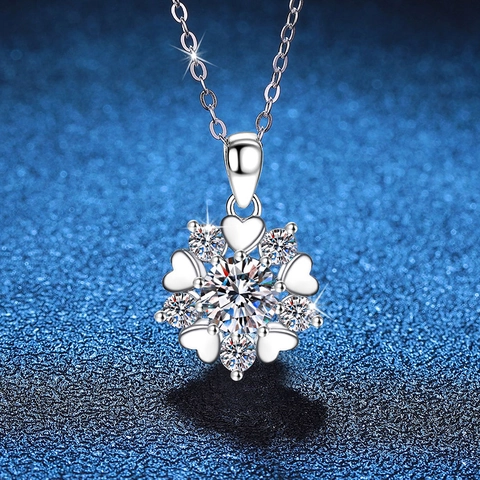 S925 Sterling Silver Snowflake Heart Pendant Necklace D Color Moissanite Fashion Necklace For Women Christmas Jewelry Gift
