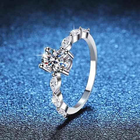 Anillo de Plata de Ley 925 con Moissanita para Mujer Corte Ovalado Piedra Brillante Anillo de Compromiso Boda Joyería Elegante