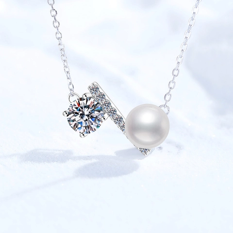 925 Sterling Silver Moissanite Freshwater Pearl Pendant Necklace Elegant Balance Beam Design Necklace For Women Jewelry