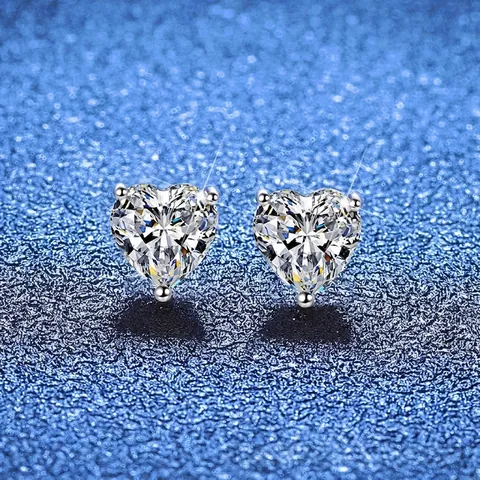 Boucles d'Oreilles Clous en Argent Sterling 925 Forme de Cœur Moissanite Minimaliste Incrusté Bijoux Cadeau pour Femme