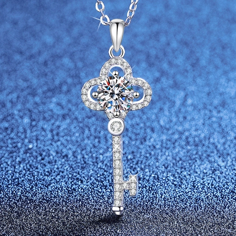 Collana con Pendente a Chiave in Argento Sterling 925 con Moissanite Design a Corona di Lusso Gioielli in Moissanite per Donna