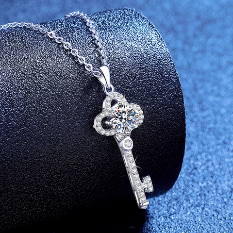 Collana con Pendente a Chiave in Argento Sterling 925 con Moissanite Design a Corona di Lusso Gioielli in Moissanite per Donna