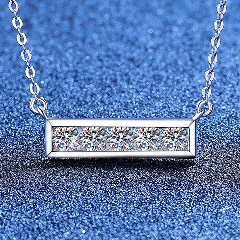 Collana in Argento Sterling 925 Con Moissanite per Donna Ciondolo Bar Rettangolare 1 Carato Cinque Pietre Intarsiate Gioielli Regalo