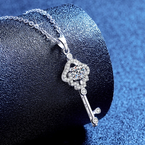 925 Sterling Silver Moissanite Key Pendant Necklace For Women Luxury Crown Shape Hearts and Arrows Fine Jewelry Gift