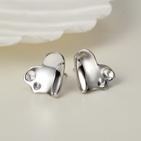 Pendientes de Botón de Corazón de Plata de Ley S925 Coreana para Mujer Pendientes de Corazón de Melocotón de Metal Líquido
