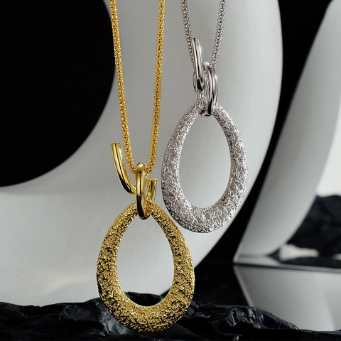 S925 Argento Sterling Collana Lunga da Donna Minimalista Pendente a Goccia Strutturato Design di Nicchia Gioielli Galvanici Oro Argento